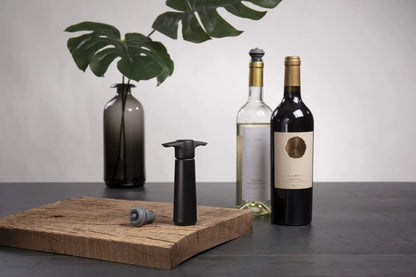 Vacuvin wine pump with 1 wine stopper