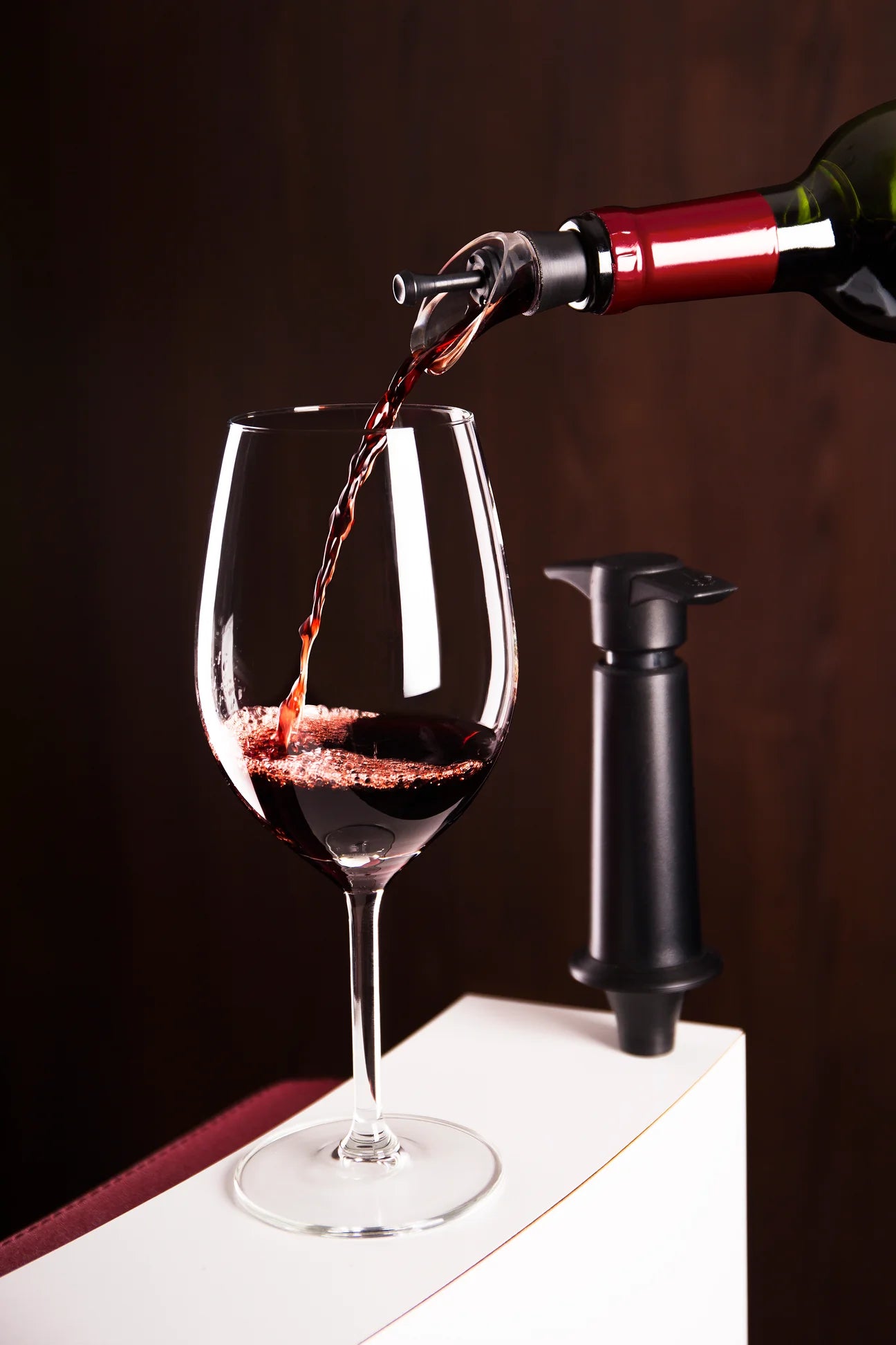 Vacuvin wine pump with wine pourer/valve